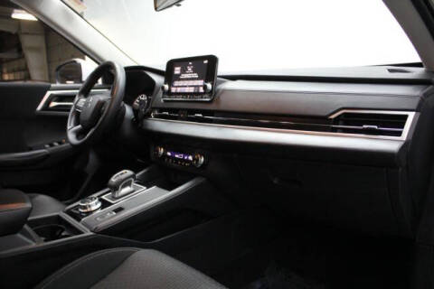 2022 Mitsubishi Outlander ES