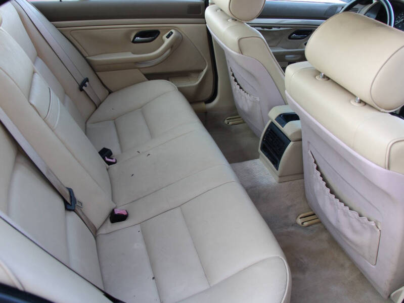 2001 BMW 5 Series 525i