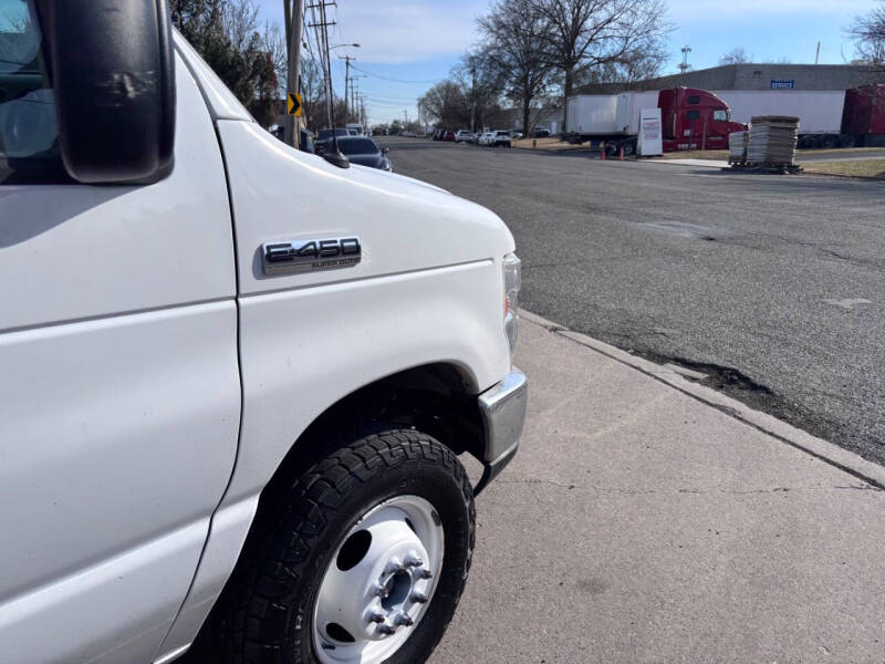 2014 Ford E-Series E-450 SD