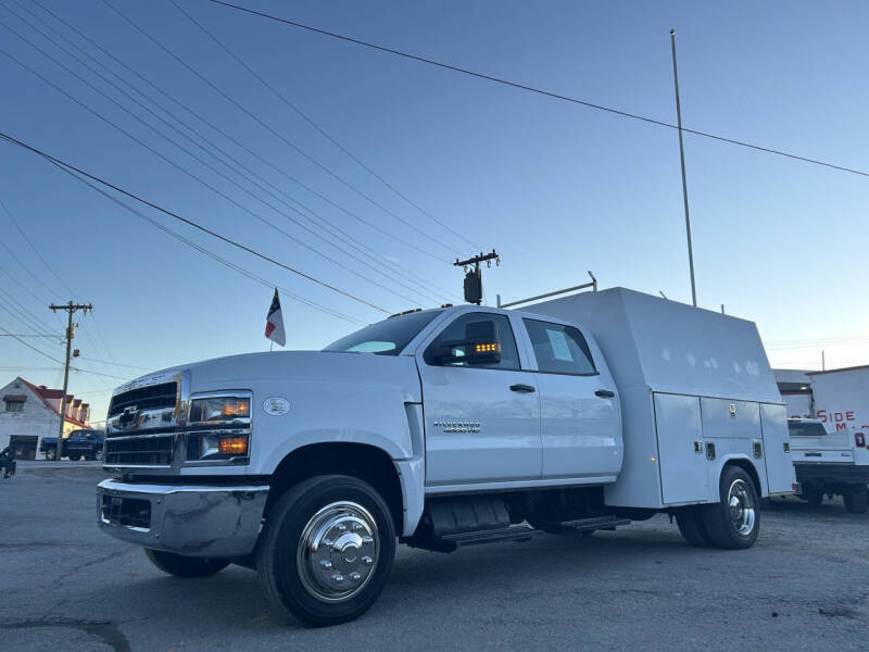 2020 Chevrolet Silverado 4500 Medium Duty Chassis Cab Work Truck's photo