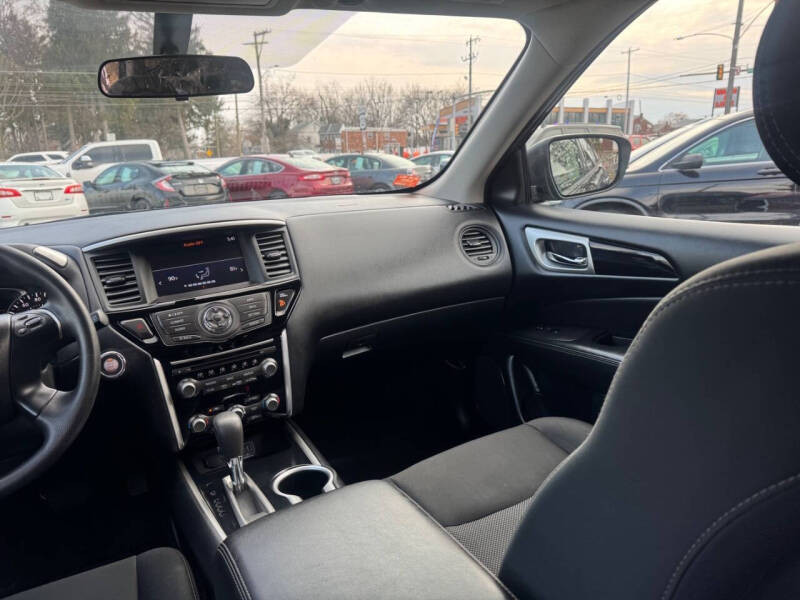 2019 Nissan Pathfinder S