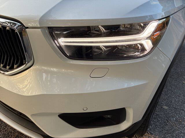 2022 Volvo XC40 T5 Momentum