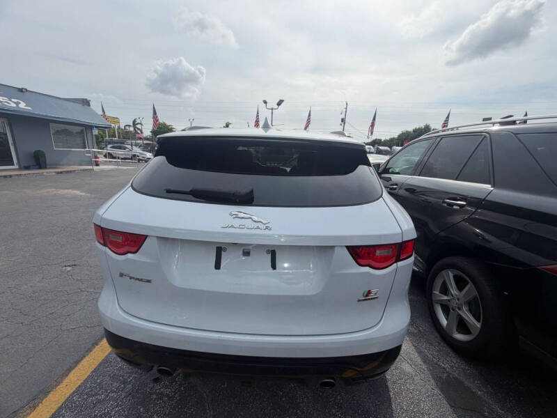 2017 Jaguar F-PACE S
