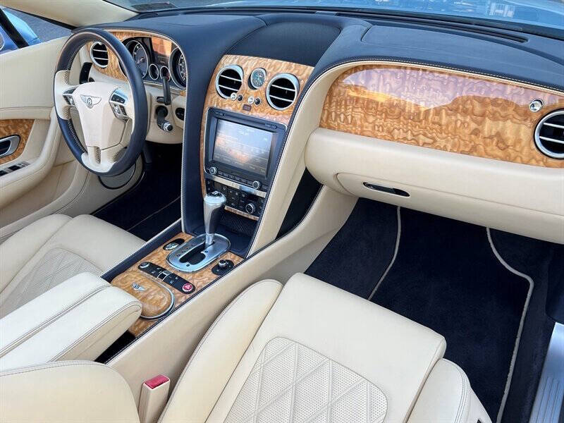 2015 Bentley Continental 21