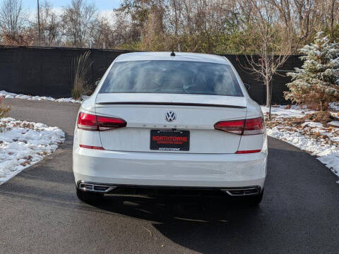 2021 Volkswagen Passat R-Line