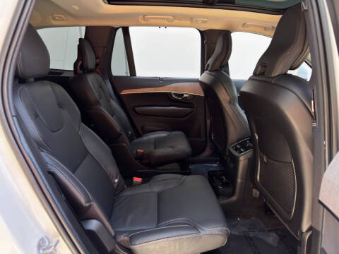 2023 Volvo XC90 Recharge T8 Ultimate Bright Theme 6P