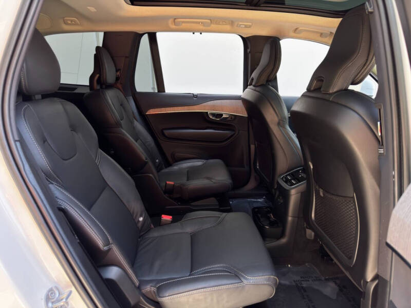 2023 Volvo XC90 Recharge T8 Ultimate Bright Theme 6P