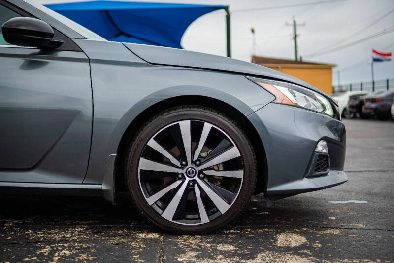 2022 Nissan Altima 2.5 SR