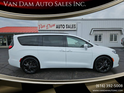 2022 Chrysler Pacifica for sale at Van Dam Auto Sales Inc. in Holland MI