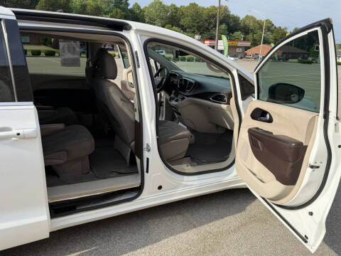 2017 Chrysler Pacifica Touring