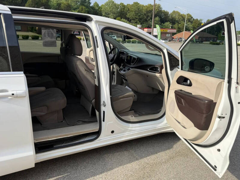 2017 Chrysler Pacifica Touring