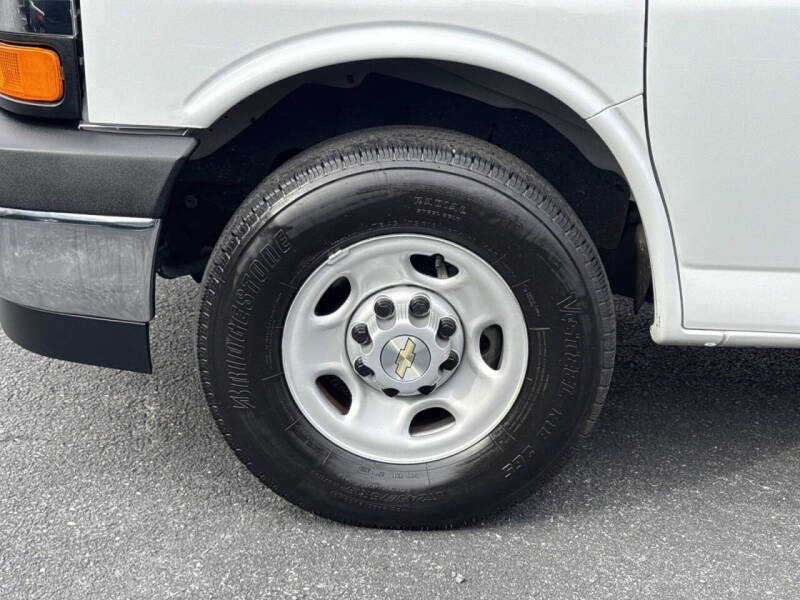 2024 Chevrolet Express 2500