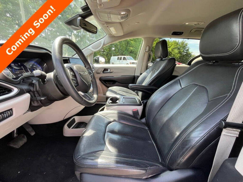 2022 Chrysler Pacifica Touring L