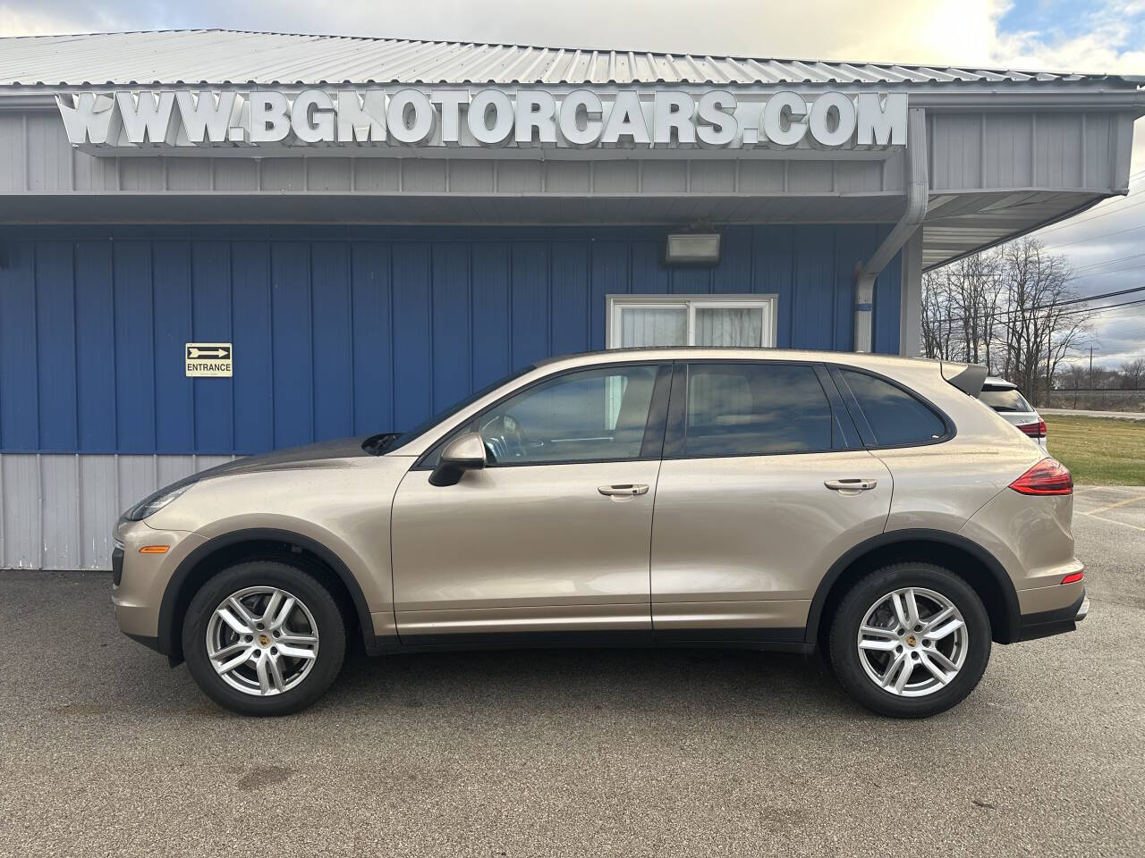 Gold 2016 Porsche Cayenne Base AWD 4dr SUV 2