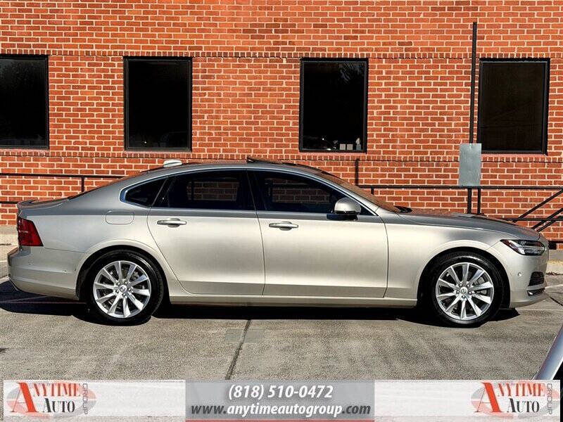 2017 Volvo S90 T6 Momentum