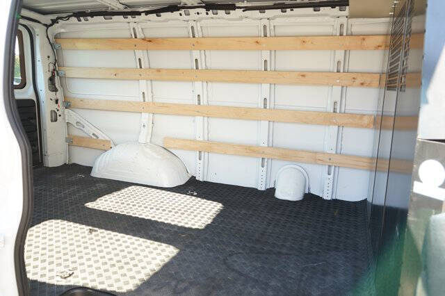 2024 Chevrolet Express 2500