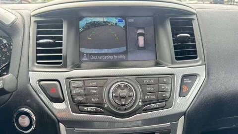 2017 Nissan Pathfinder SL