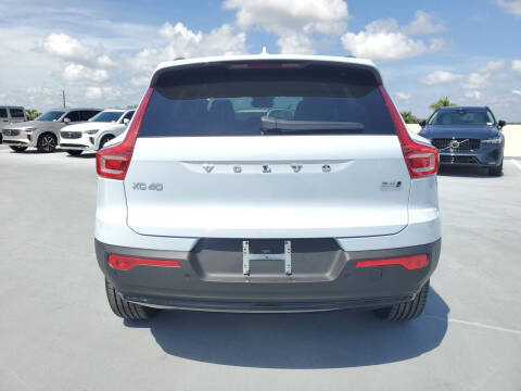 2026 Volvo XC40 B5 Plus