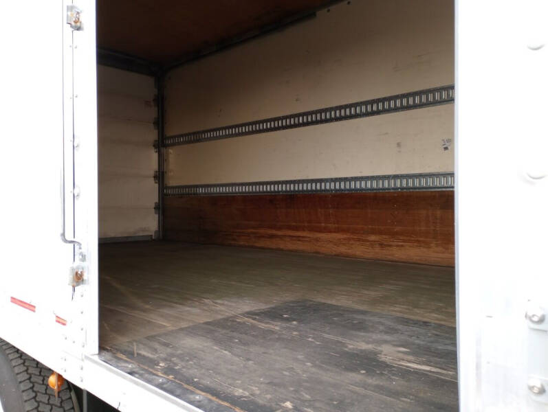 2014 Freightliner M2 106