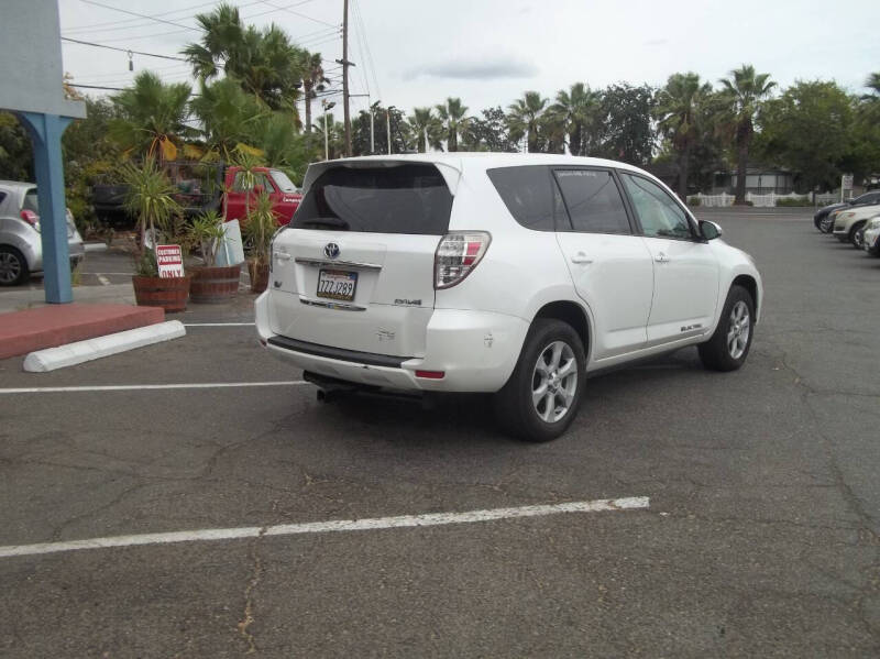 2013 Toyota RAV4 EV photo 10