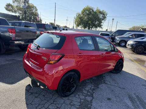 2016 Toyota Yaris 5-Door LE