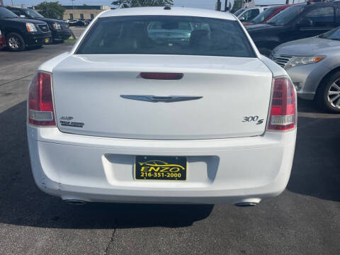 2012 Chrysler 300 S V6