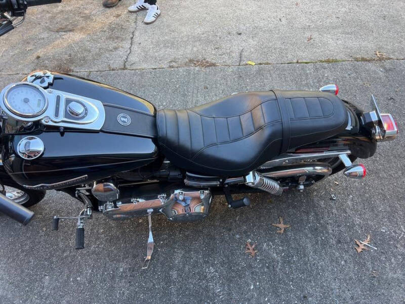 2011 Harley-Davidson dYNA sUPER GLIDE