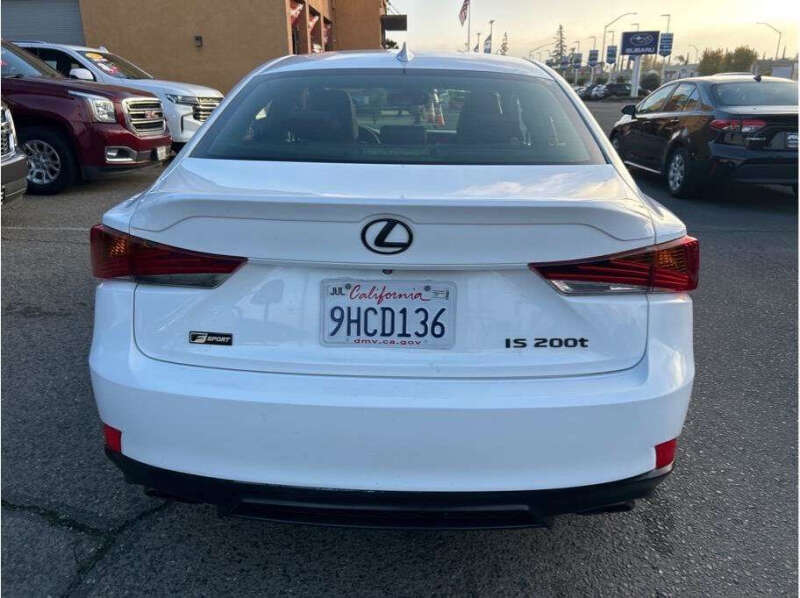 2017 Lexus IS 200t