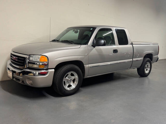 2004 GMC Sierra 1500 SLE's photo