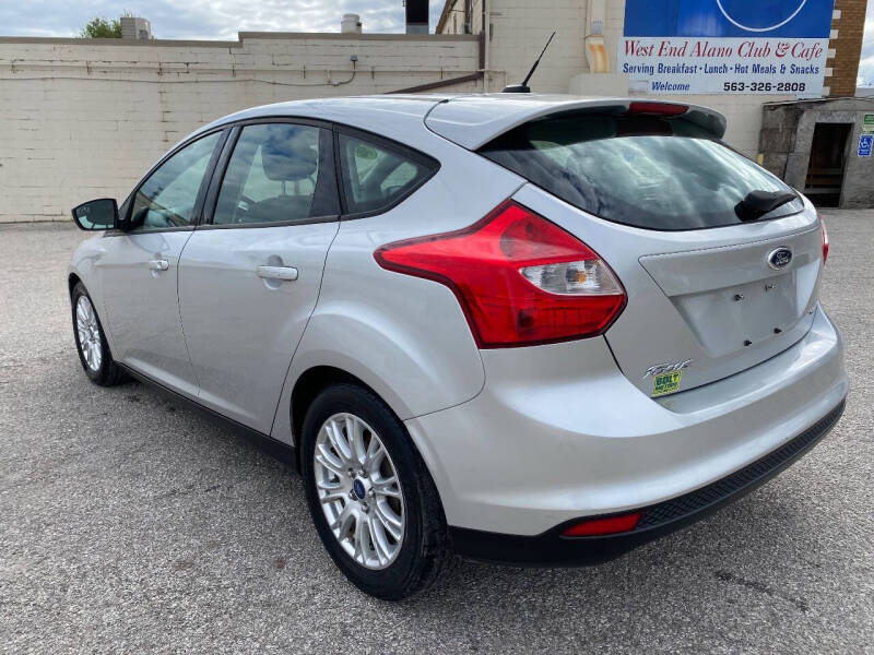 Image 4 of 2012 Ford Focus SE