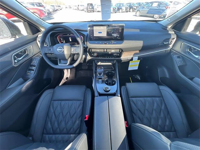 2025 Nissan Rogue Platinum