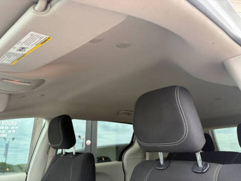 2021 Chrysler Voyager L