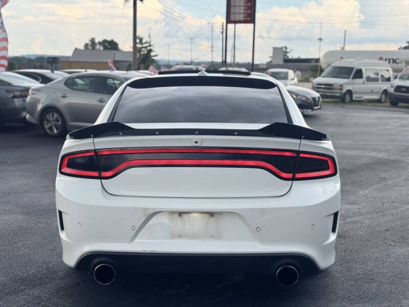 2016 Dodge Charger SRT Hellcat