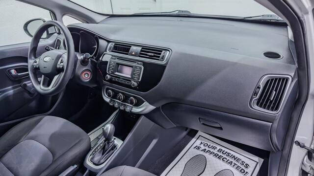 2016 Kia Rio 5-Door LX