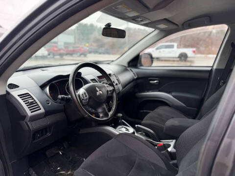 2011 Mitsubishi Outlander ES