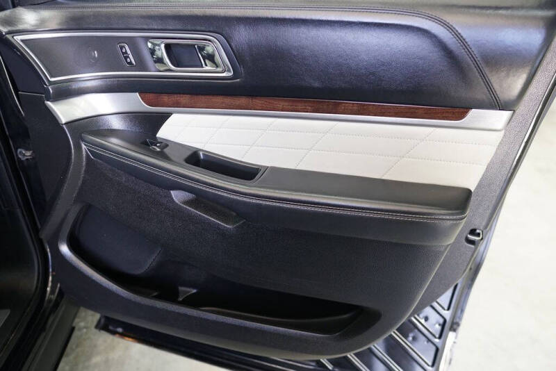 2017 Ford Explorer Platinum
