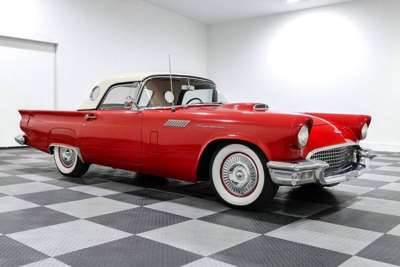 1957 Ford Thunderbird