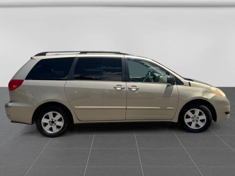 2006 Toyota Sienna LE 7 Passenger