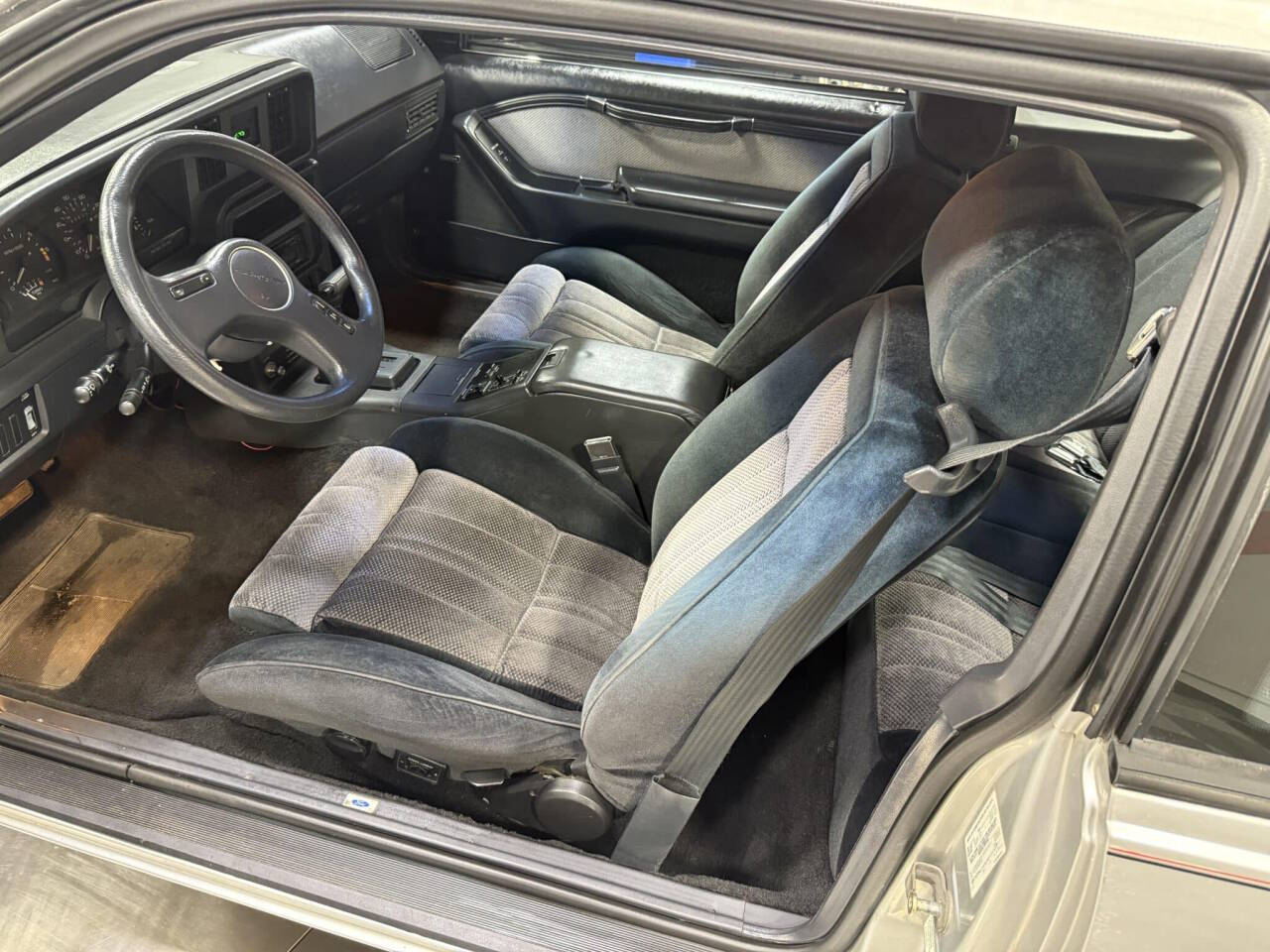 1988 Ford Thunderbird 22