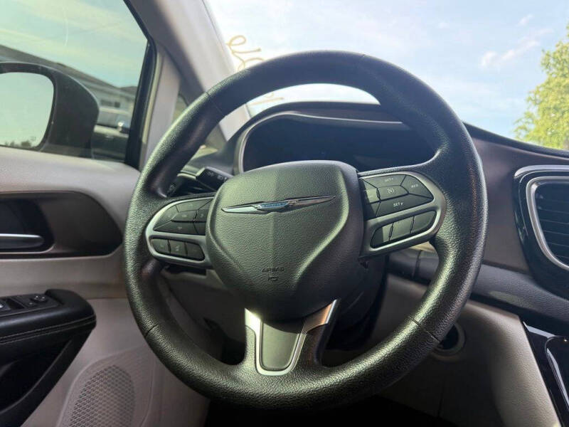 2020 Chrysler Voyager LXi