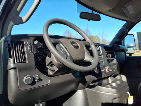 2025 Chevrolet Express 3500
