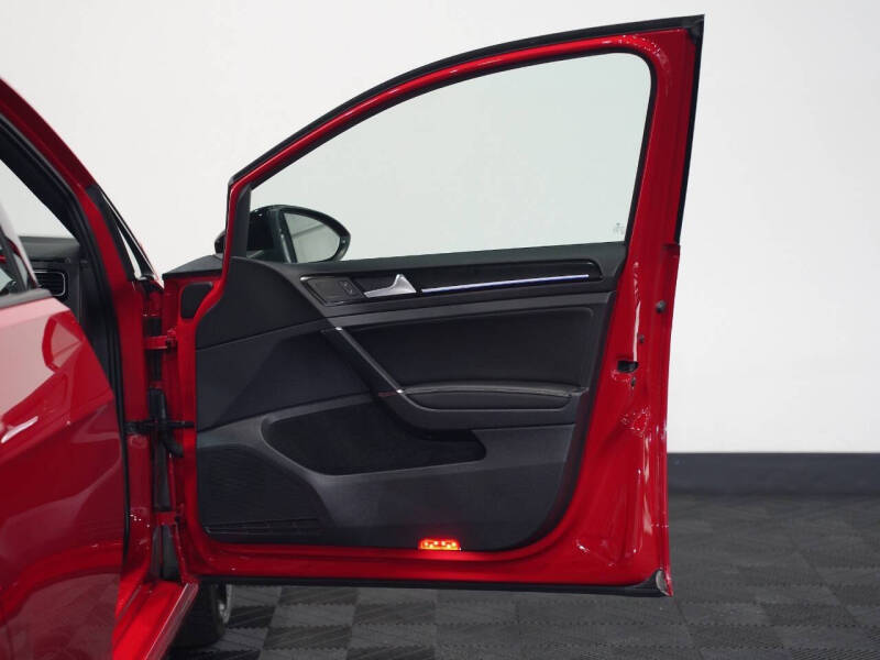 2016 Volkswagen Golf R 4Motion