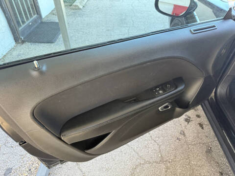 2015 Dodge Challenger SXT