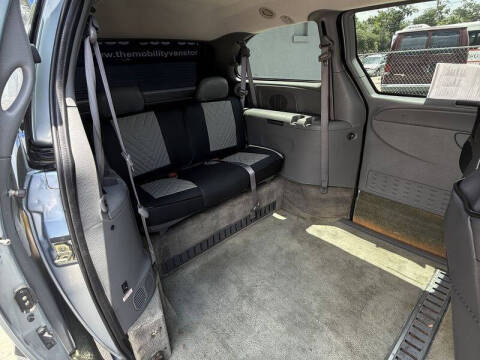 2004 Dodge Grand Caravan SE