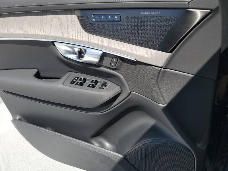 2025 Volvo XC90 B6 Ultra Bright Theme 7P