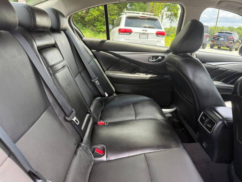 2022 Infiniti Q50 Luxe