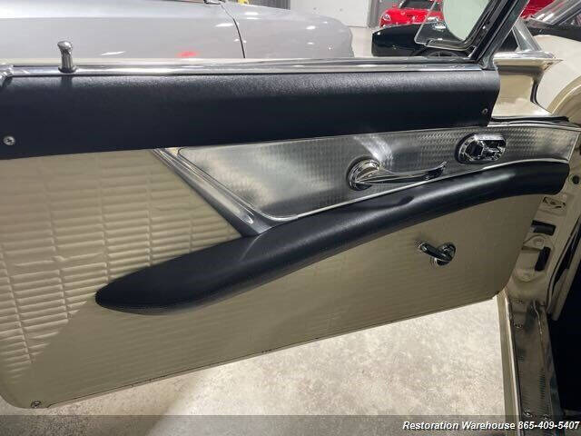 1957 Ford Thunderbird