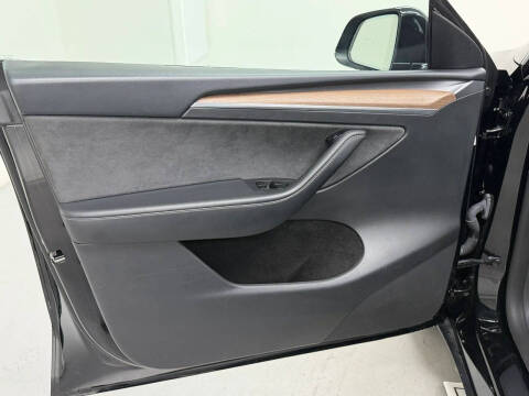 2025 Tesla Model Y Long Range
