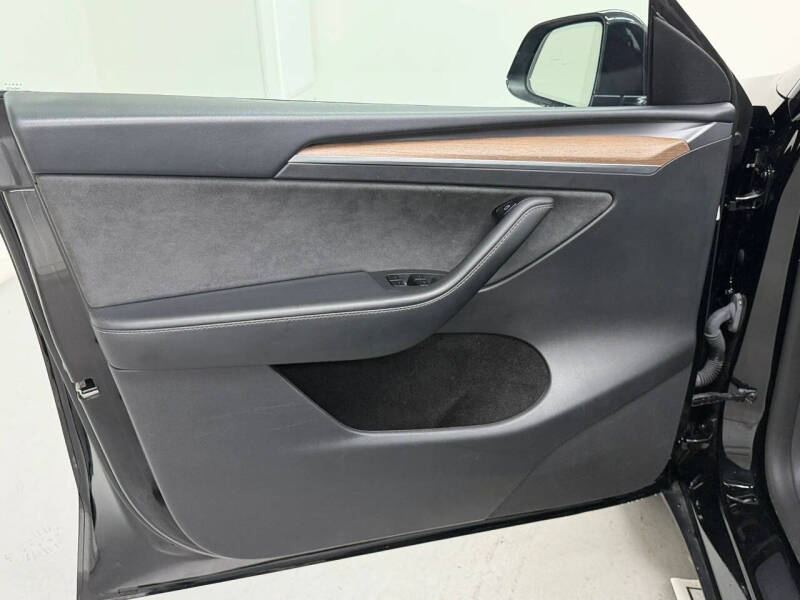 2025 Tesla Model Y Long Range
