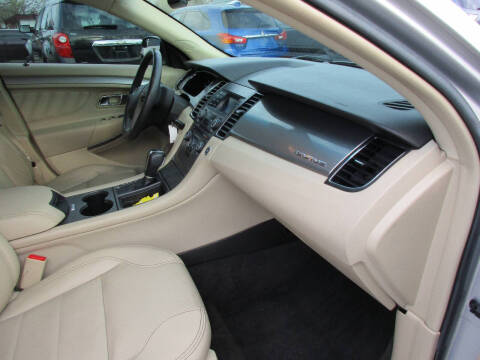 2018 Ford Taurus SEL